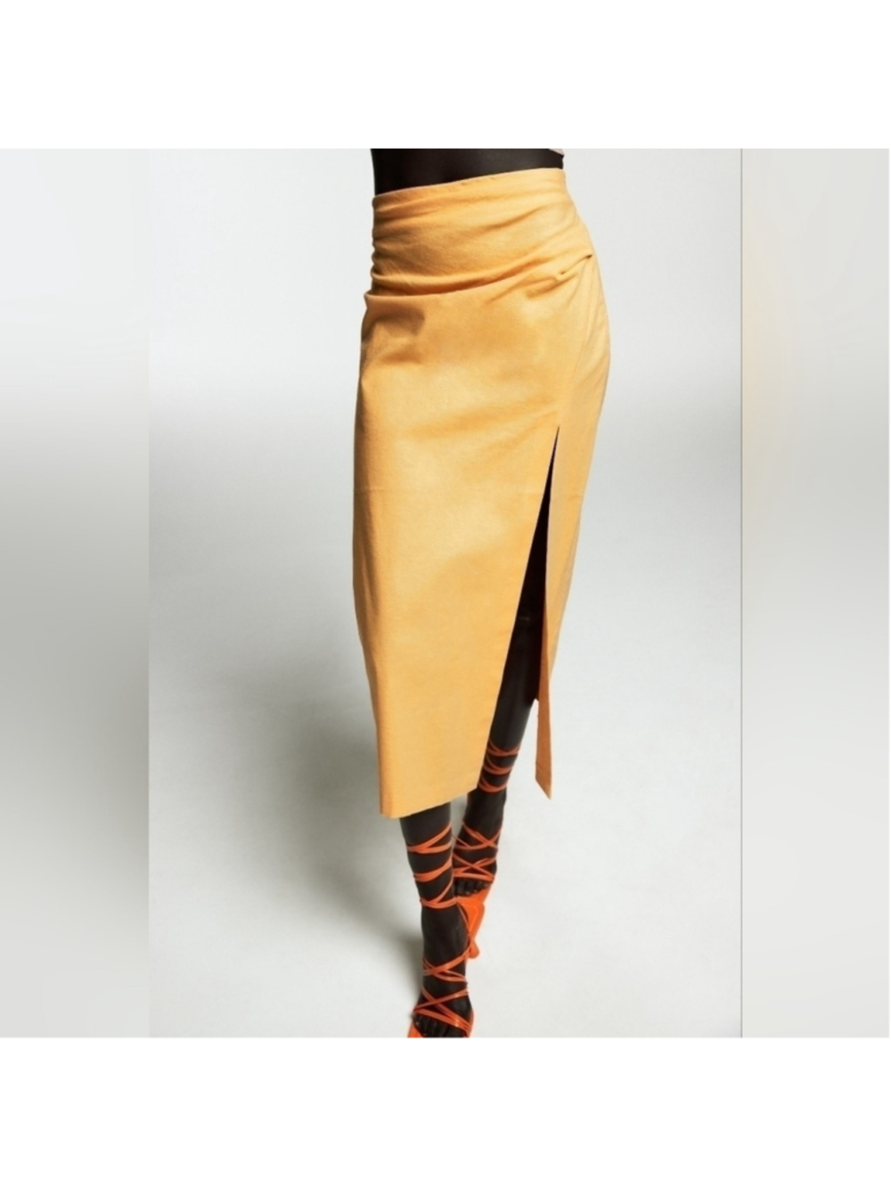 LINEN BLEND SKIRT WITH GATHERED DETAIL